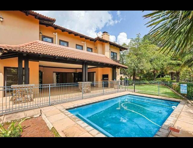 5 BEDROOM HOUSE FOR SALE IN WATERKLOOF RIDGE